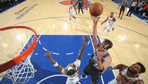 ?魔术终结尼克斯5连胜 小瓦28+9 班凯罗伤退 布伦森31+6