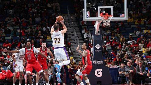 ??湖人送鵜鶘4連敗 東&里55分 艾頓11中10拿20+16 墨菲35分