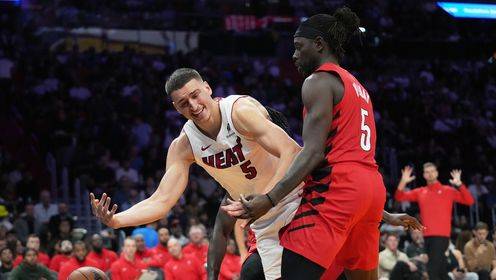 挺周全但手感一样平常！霍勒迪19中6砍下18分9篮板12助攻4抢断