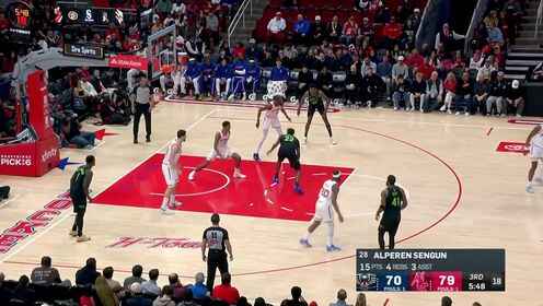 ??火箭三人20+輕取鵜鶘 杜蘭特里程碑 小史密斯32+8 亞當斯傷退