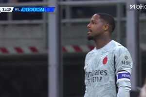 超級超級巨大的失誤！邁尼昂出球失誤送禮，帕斯笑納大禮