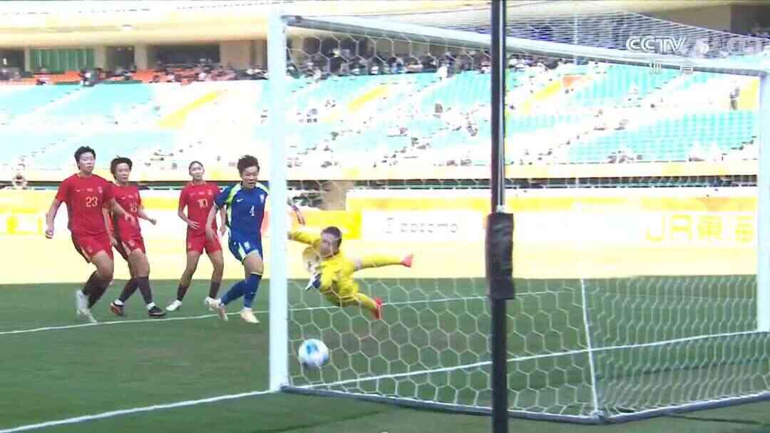 [进球-CCTV] 卢贞英头球破门 韩国女足1-0领先中国女足