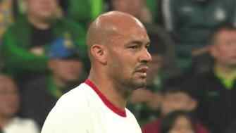 費利佩門前魚躍沖頂破門 可惜越位在先