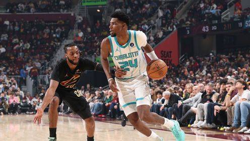 ??黃蜂加時力克騎士 克尼佩爾29分 米勒25+13+6 米切爾24中6