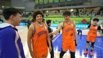 ??俱樂部杯-上海7人上雙大勝山東進決賽 洛夫頓21+7 陶漢林16+4