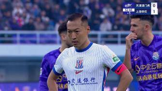 王献钧禁区内手球！吴曦主罚点球破门，申花2-0领先津门虎