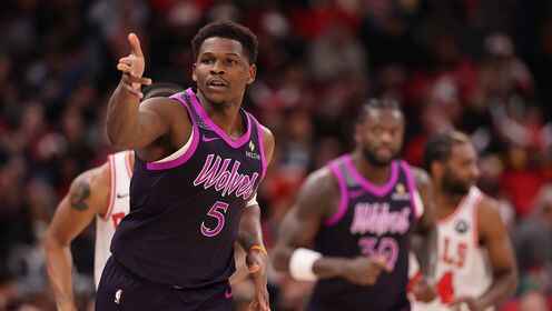 游刃有余！愛德華茲13中9拿到23分4助 正負(fù)值+28