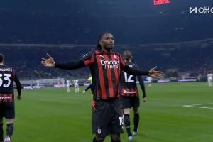 完善配合！托莫里传中送助攻，，，，，，莱奥包围破门