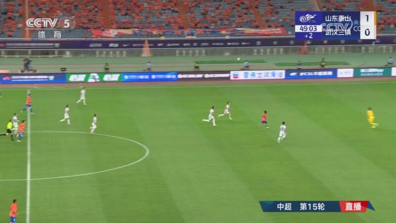  狂轰35脚！泰山3-1十人三镇 泽卡双响刘彬彬破门 两队合计7次中框
