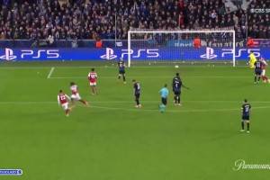  太驚艷了！馬杜埃凱一條龍世界波攻入死角！阿森納1-0領先布魯日