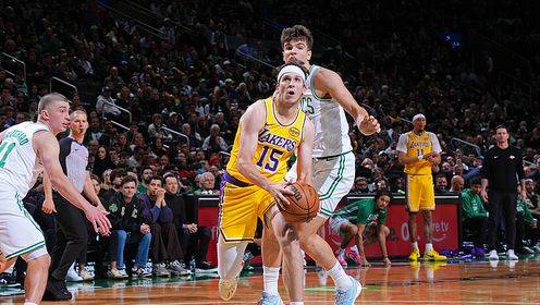 🏀绿军下三分雨击退残阵湖人取4连胜 杰伦30+8+8 里夫斯36+8