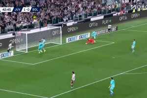  孔塞桑送精妙直塞！戴維跟進推射遠角擦柱而出！