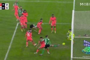  西甲-費(fèi)蘭戴帽亞馬爾點(diǎn)射巴德吉首球 巴薩5-3貝蒂斯