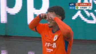 馬上回擊！李源一定位球助攻克雷桑破門，泰山2-1再度領先國安