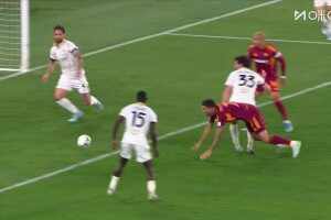 [进球视频] 比萨连续解围失误！伦施横传门前马伦包抄推射空门双响！