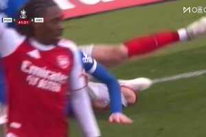 棍哥造點親自主罰，任性隨意一腳罰丟了?