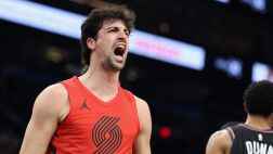 🏀开拓者险胜太阳 阿夫迪亚41+7+12 杰伦&middot;格林35分 布克22分