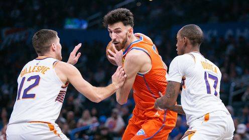 攻防俱佳！霍姆格伦13中9高效拿到24分8板2助3帽