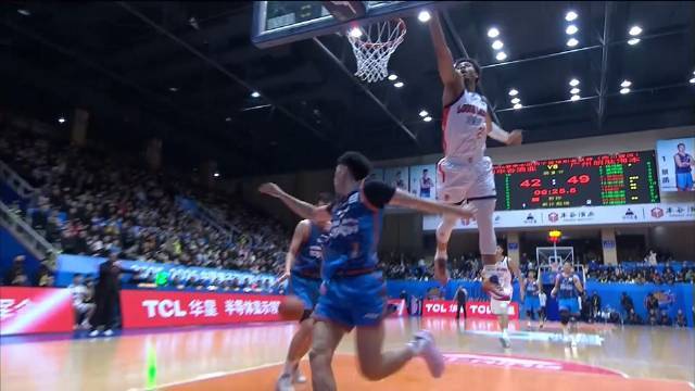 ??廣州力克四川取開門紅 郭艾倫16+5 徐昕6+13 霍勒迪11中2