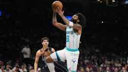 ??黃蜂大勝籃網(wǎng) 米勒25分 三球14+7+9 克尼佩爾12中4