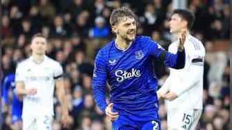  英超-萊諾烏龍霍爾破門 埃弗頓2-1逆轉富勒姆升至第7