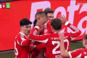 太殘暴了！格雷茨卡破門，拜仁8-1領先沃爾夫斯堡！