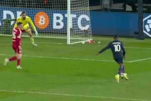  大巴黎快速反擊！李剛仁直塞登貝萊爆射擊中立柱！