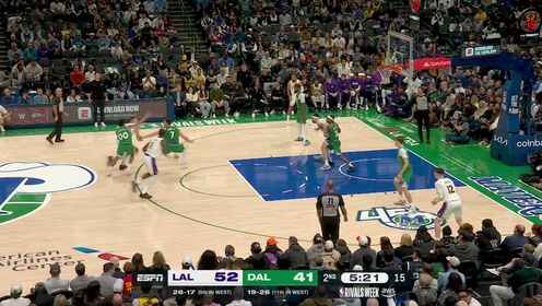 ?湖人末節14分逆轉獨行俠！東契奇33+8+11 詹姆斯17+8+5