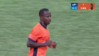 埃朱瑪送出斜塞球，葉博亞右腳抽射建功