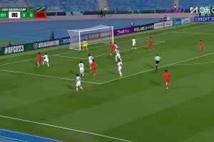 錯失良機啊！李鎮全底線倒三角傳中，楊希門前抽射高出?