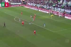 射手本色！凱恩刁鉆遠射破門，5分鐘內完成雙響！拜仁2-0領先