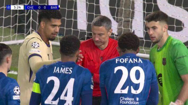 切尔西乱战恩佐破门，福法纳手球在先进球无效