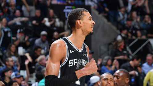 怎么沒人防我？文班找回手感打爆對位 39分鐘砍38分16板3助5帽