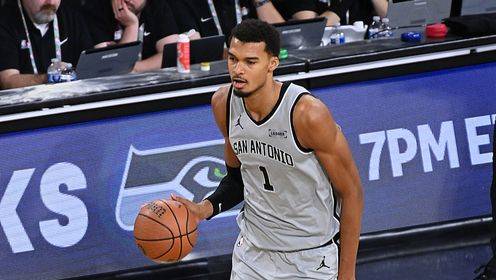 一夫当关 万夫莫开！文班21分钟砍下22分9板 正负值+21破灭雷霆！