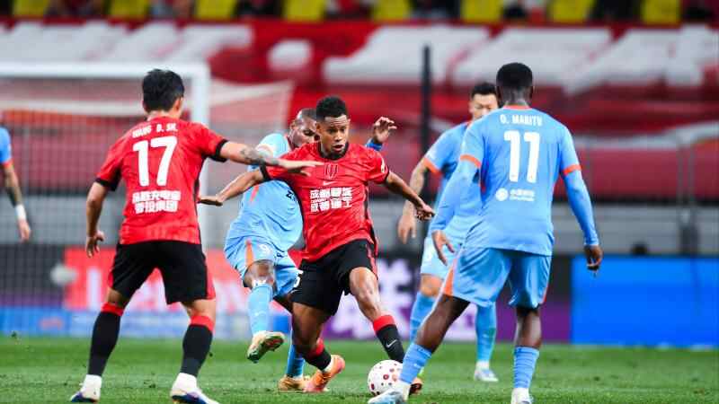 [CCTV全场集锦]中超-6胜1平领跑！蓉城2-1逆转玉昆豪取4连胜 费利佩制胜玉昆近4轮3负