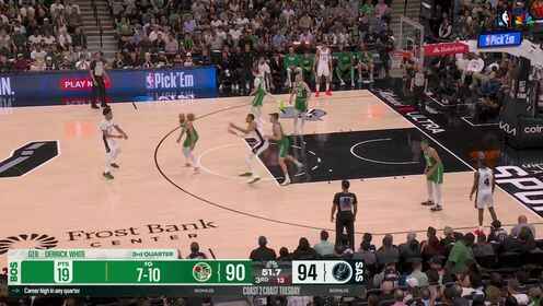 8記三分追平生涯紀錄！文班下半場復蘇 36分鐘爆砍39分11籃板！