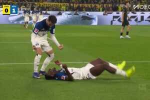  多特主場丟球！斯文松后場失誤被斷！菲利普-奧特爾包抄破門！