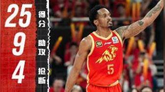  依旧很无敌！巴里-布朗18中8拿下25分3板9助4断1帽