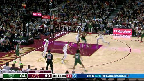 獨(dú)木難支！字母哥20中14空砍40分14板9助2斷2帽 罰球16中11