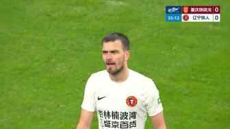 瓦吉奇鏟倒肯帕努 馬寧直接出示紅牌罰下