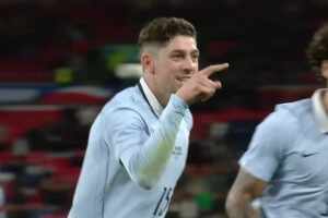  烏拉圭1-1扳平英格蘭！本-懷特補時送點！巴爾韋德主罰命中！