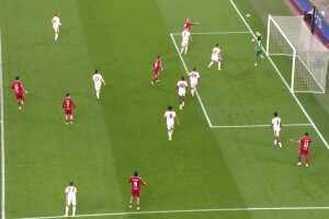  狂攻不止！利物浦連續造險，薩拉赫中框+麥卡利斯特射門被撲！