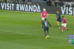  金球先生不講理！登貝萊不停球外腳背撩射神仙球破門！