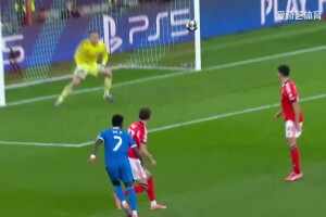 這球漂亮！姆巴佩分球，維尼修斯兜射世界波破門！