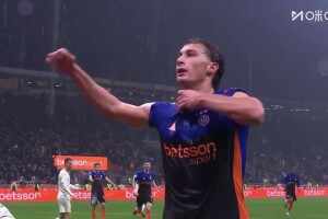  神了！國米上半場讓二追三！埃斯波西托頭球破門！國米3-2反超