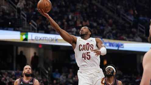 ??騎士6人上雙終結太陽4連勝 米切爾34+10+7 布克32分