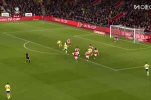  槍手1-2再次落后圣徒！槍手左路被打穿！費洛斯助攻查爾斯破門！