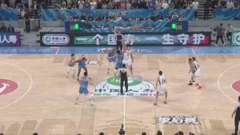 ?北京2-1广东挺进半决赛 周琦18+8 胡明轩13分 徐杰0分