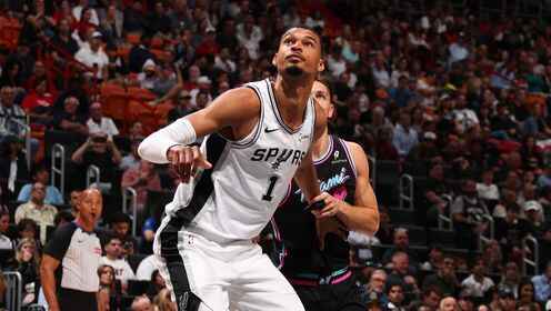 攻防震懾力！文班內線無敵砍下26分14板4助5帽 外線略浪7中1