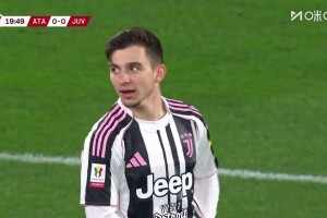  擊中橫梁！孔塞桑禁區內晃開防守抽射擊中橫梁！